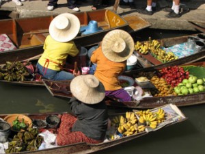 Tail__ndia___Floating_Market